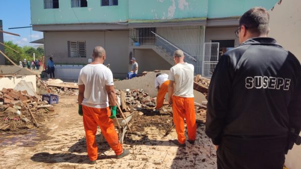 Detentos auxiliam na reconstrução de salão comunitário em Arroio do Meio
