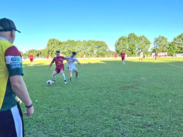 Estudiantes e Serrano estão a um empate da final