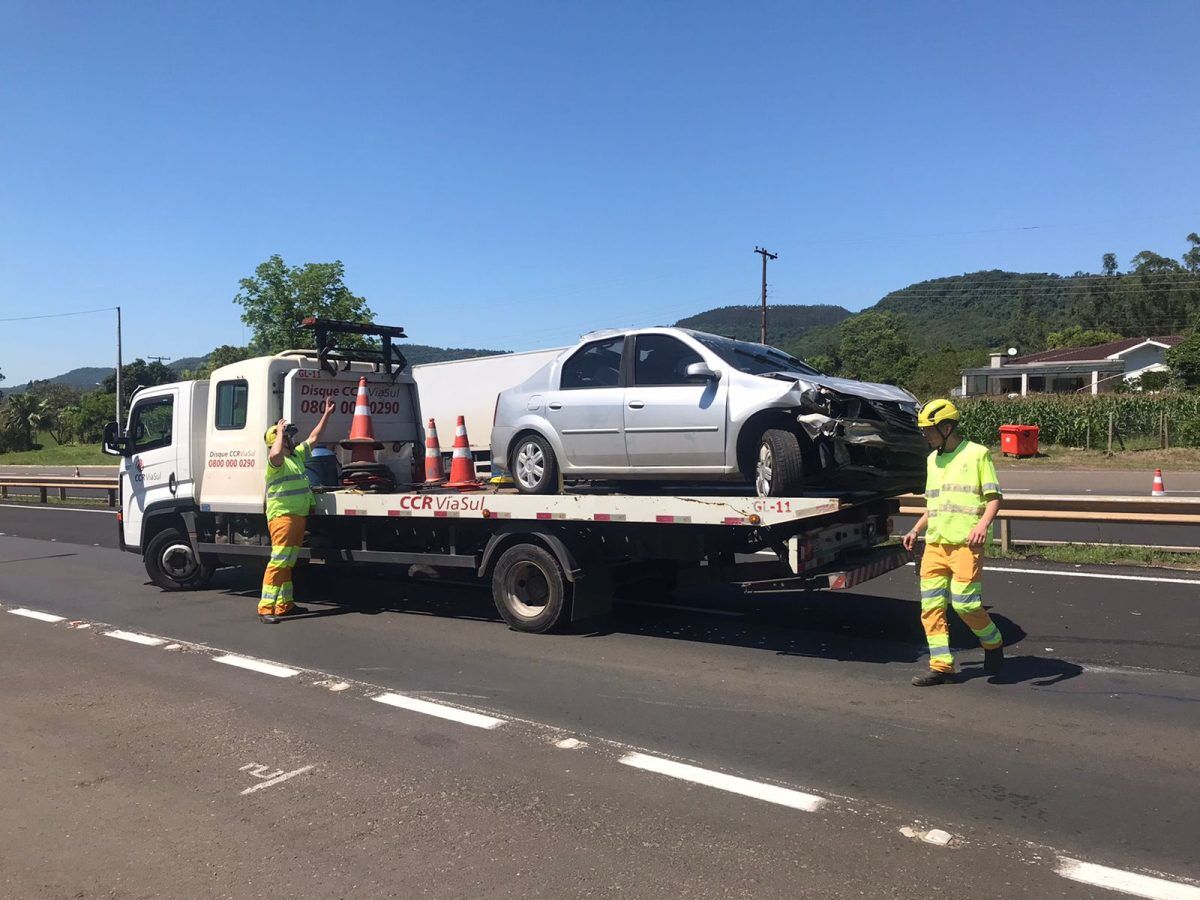 Motorista capota carro e fica ferido na BR-386, em Marques de Souza