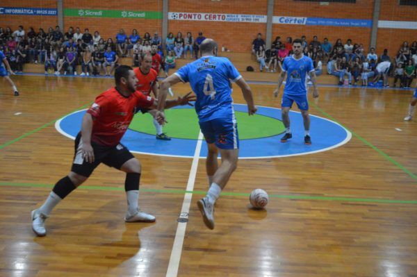 Finalistas disputam taça de campeão nesta sexta-feira