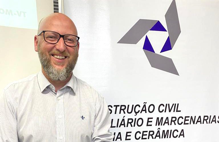 Jairo Valandro é reeleito presidente do Sinduscom-VT