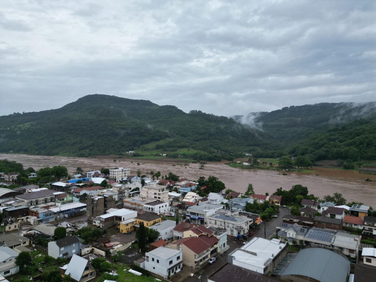 Rio Taquari começa a baixar em Muçum