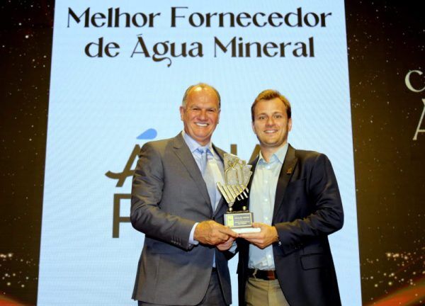 Carrinho Agas reconhece Fruki como melhor fornecedor de água mineral