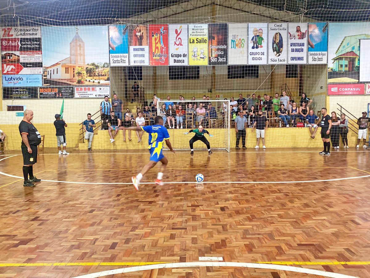 Os primeiros premiados no futsal e voleibol