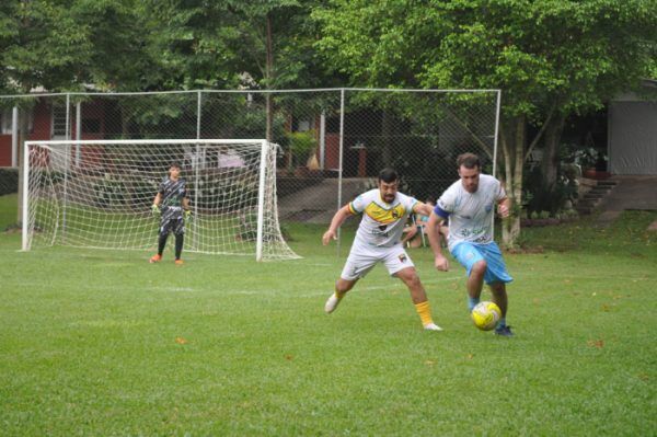 Camping da Pedra recebe seis jogos