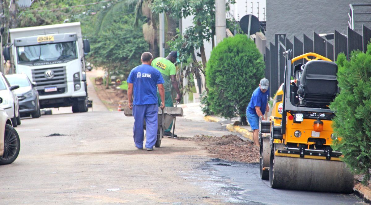 Após críticas, governo projeta concluir obras na rua Alberto Torres