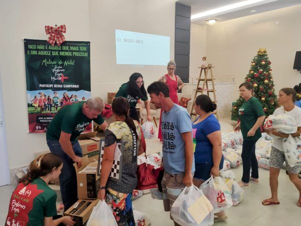 Mutirão de Natal entrega doações para crianças e famílias carentes