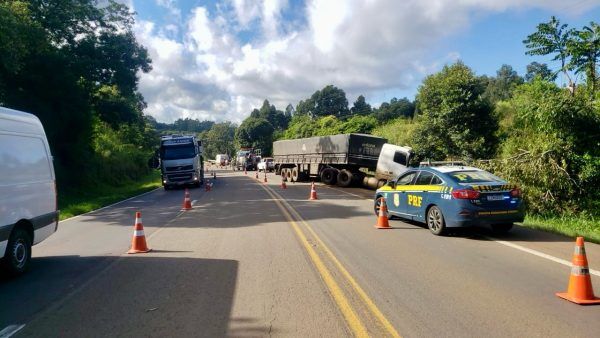 Colisão frontal deixa dois mortos na BR-386, em Fontoura Xavier