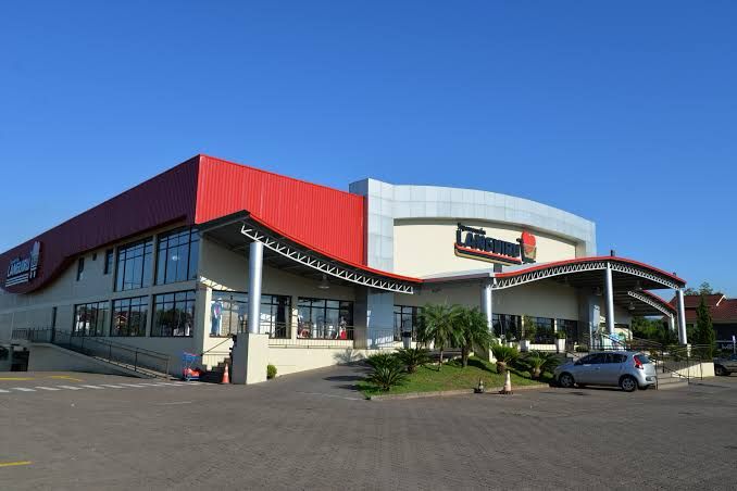 Passarela confirma compra de supermercado matriz da Languiru