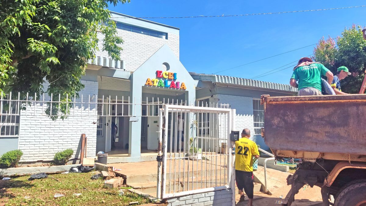 Escola no Navegantes é transformada  em abrigo provisório