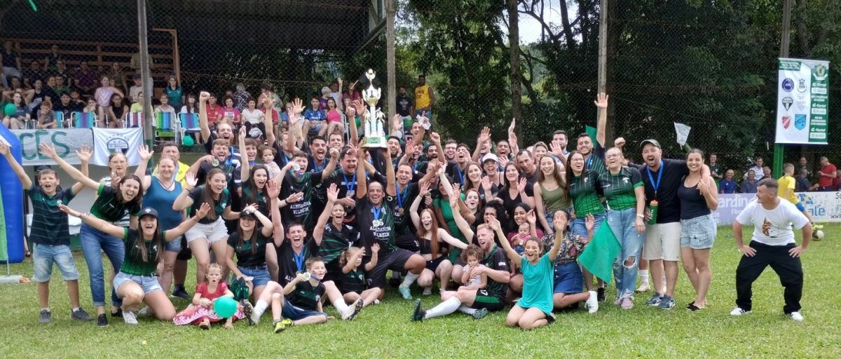 Juventude de Brochier e 11 Amigos estão a um empate da final da