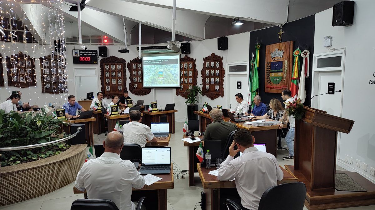 Vereadores de Encantado aprovam orçamento para 2024