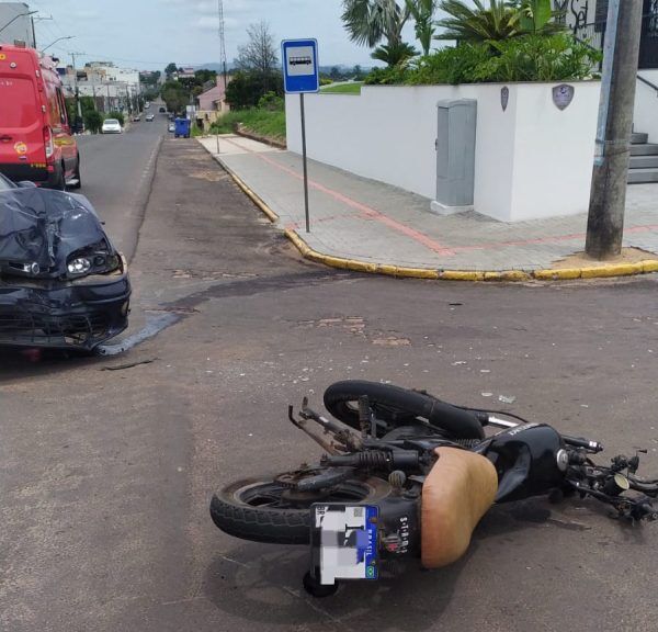 Colisão entre carro e moto em Venâncio Aires
