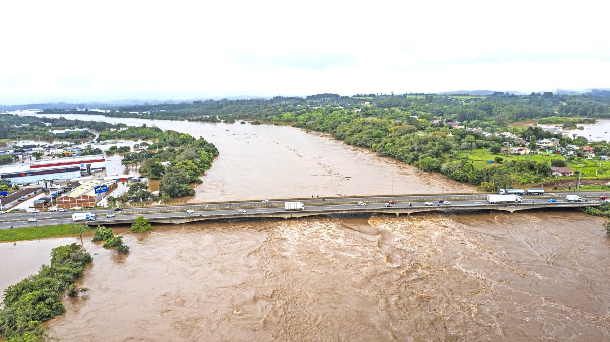 Prioridade é reduzir a área de inundação, responde Caumo