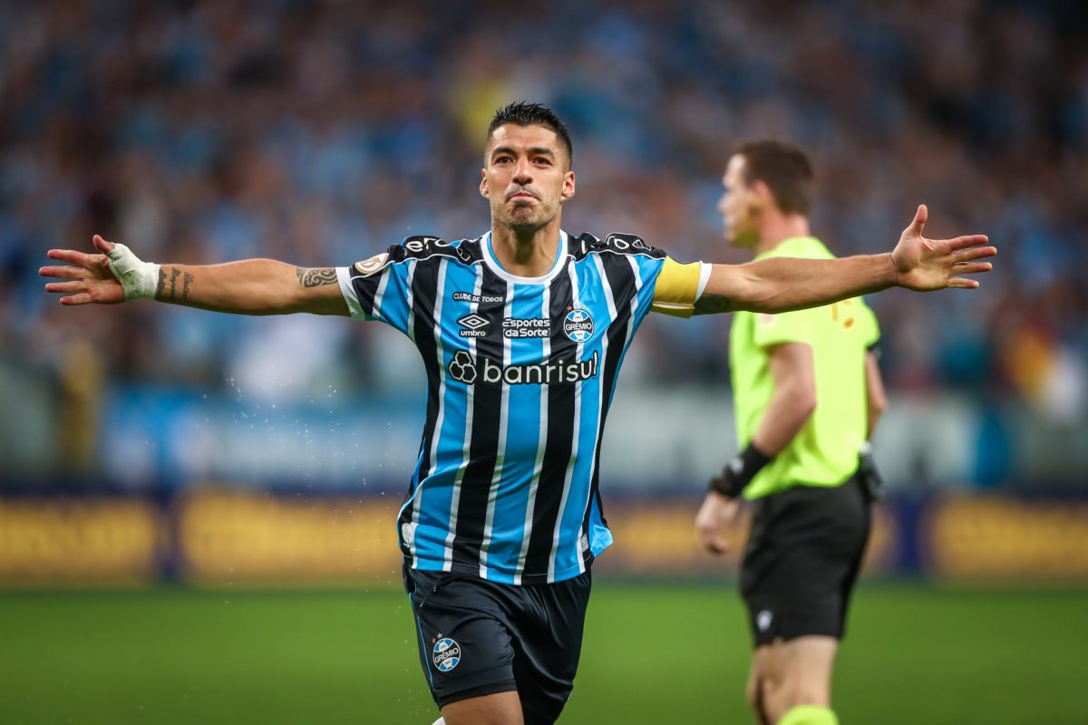 Na despedida em casa, Suárez marca e Grêmio vence Vasco por 1 a 0