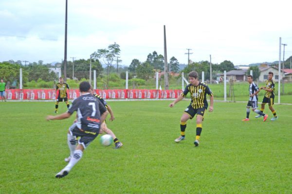 Competição de Verão segue com jogos pela terceira rodada