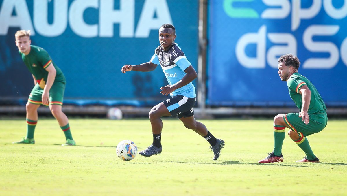 Grêmio deve ter time misto em Pelotas