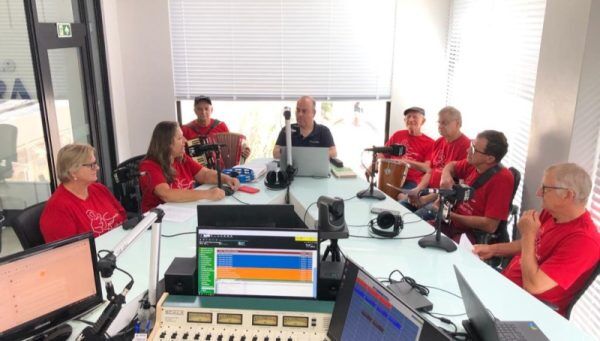 Grupo “Amigos da Alegria” mantém tradição do Terno de Reis em Estrela