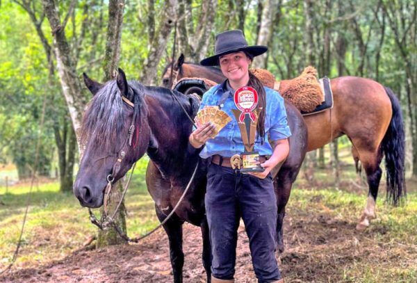 “A presença feminina está cada dia maior nos rodeios”