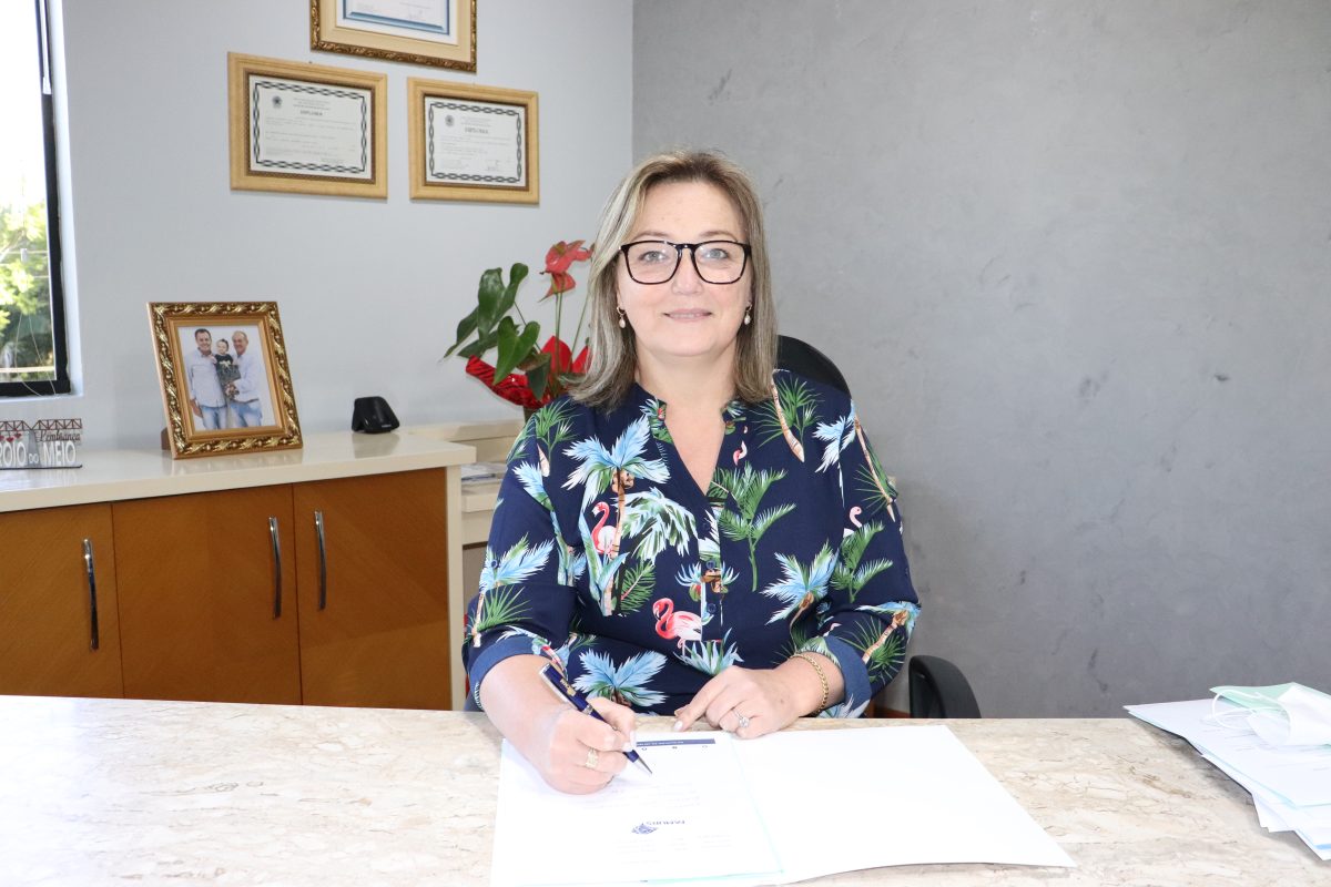 Adriana Meneghini Lermen assume o executivo de Arroio do Meio