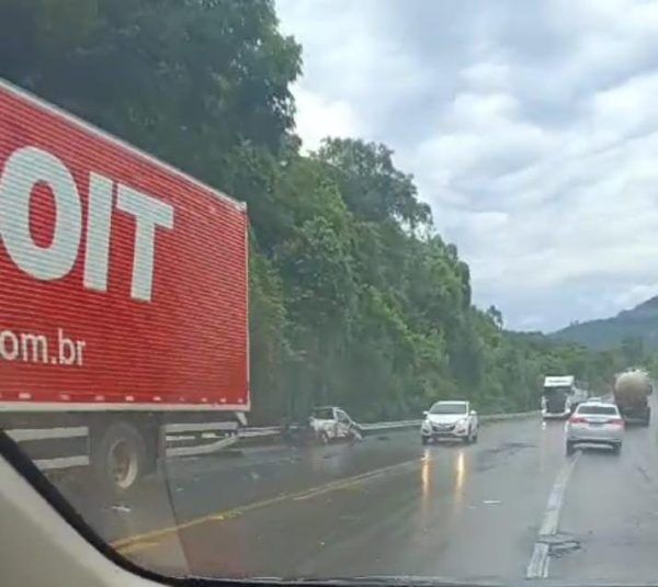 Acidente envolve três veículos em Marques de Souza