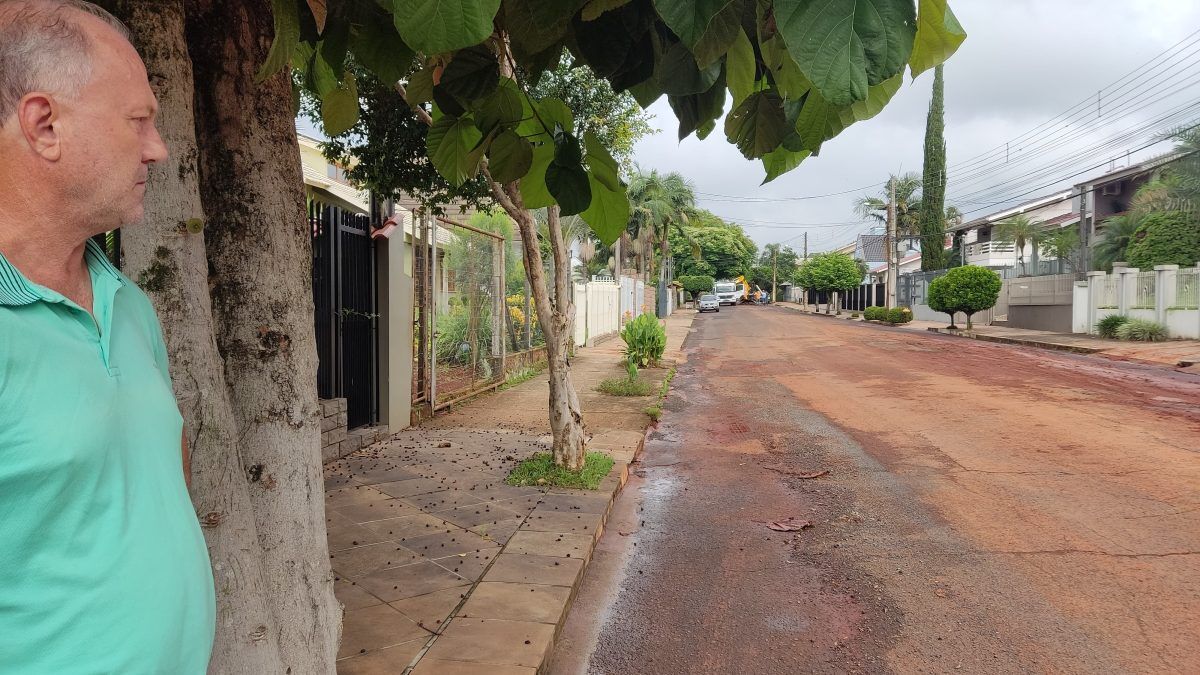 Rompimento de rede de água causa transtornos no Bairro São Cristóvão, em Lajeado