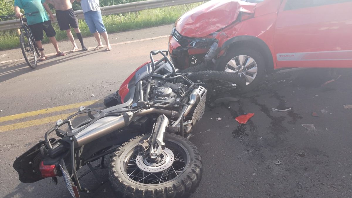 Colisão sobre a ponte do Arroio Forquetinha deixa motociclista ferido