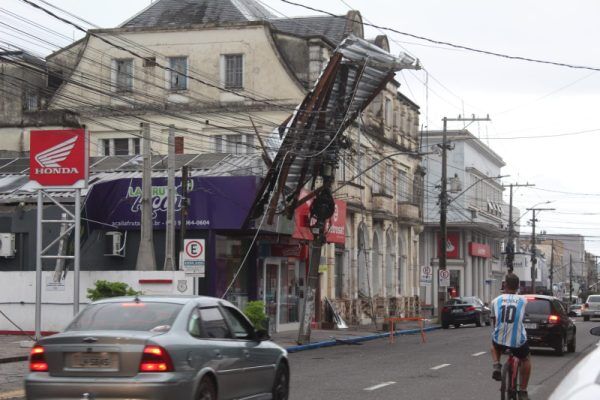 Pelo menos 27 mil clientes da RGE seguem sem energia elétrica no Vale