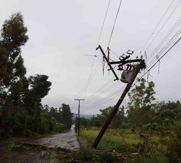 No Vale, 16 mil clientes da RGE continuam sem energia