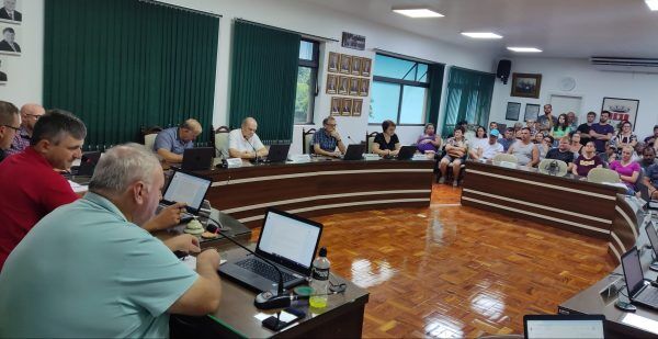 Câmara aprova cedência de terrenos para construção de moradias