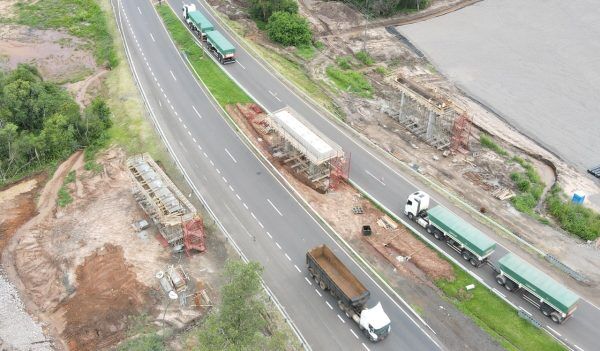 CCR ViaSul cancela serviço de içamento de vigas devido às condições climáticas