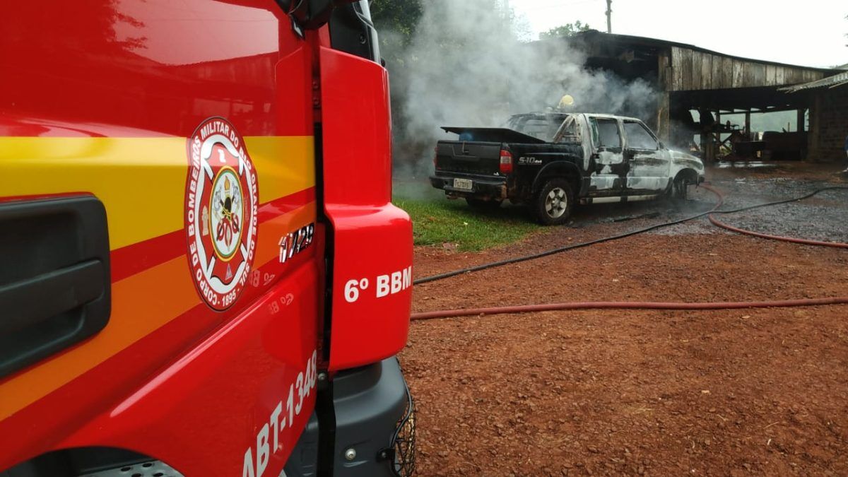 Bombeiros evitam incêndio em galpão com maquinários e insumos em Venâncio Aires