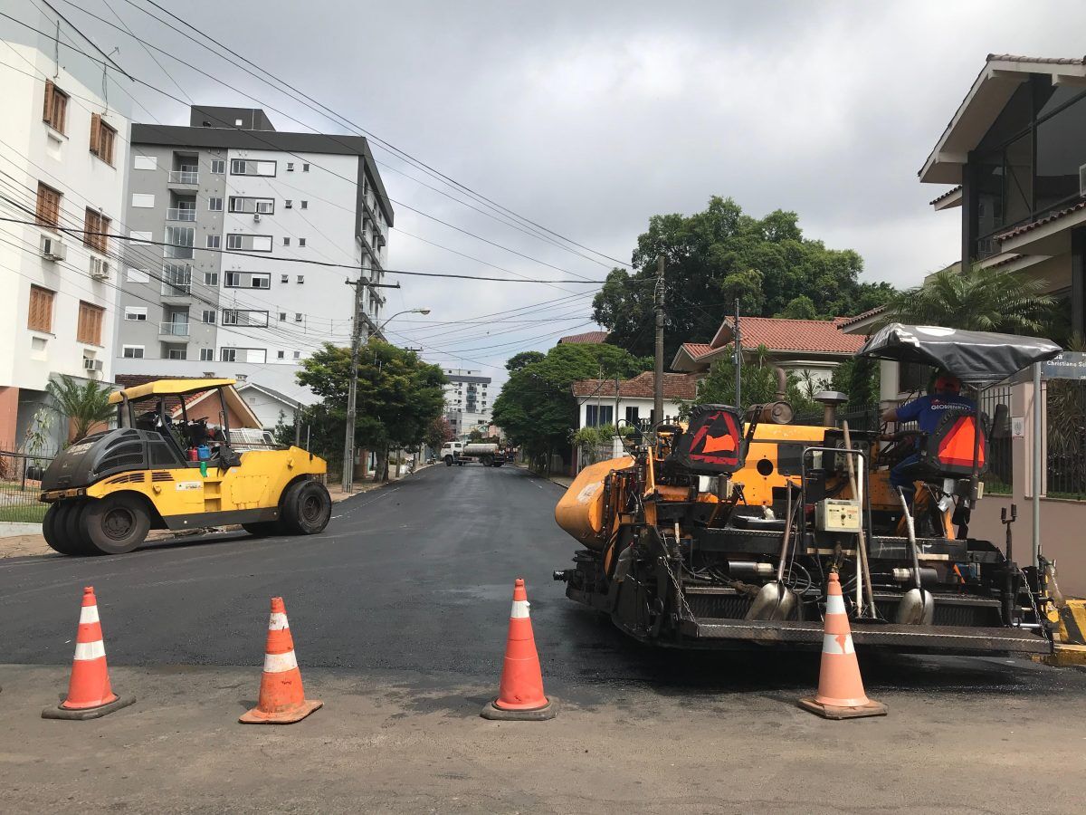 Rua 15 de Novembro é interditada para obras de recapeamento asfáltico