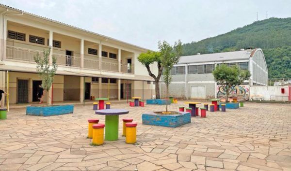 Programa do Estado recupera escolas atingidas por catástrofes