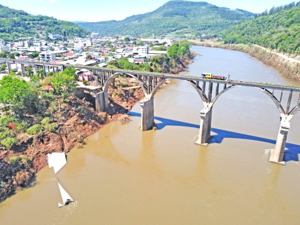 Reconstrução de pontes desafia a região alta