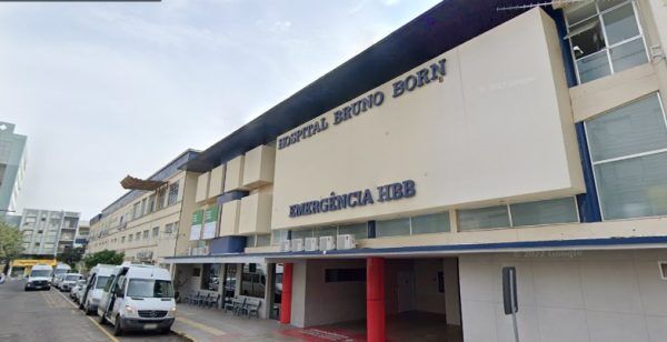 Obras interditam rua Carlos Von Kozeritz, no centro de Lajeado