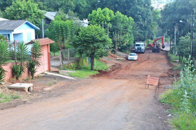 Obra de asfalto entre as ruas Equador e Bernardino Pinto será concluída até abril