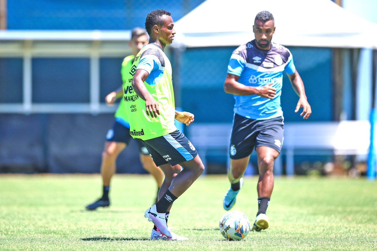 Grêmio defende a liderança contra o Avenida