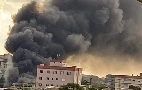 Incêndio consome prédio de antigo curtume em Venâncio Aires