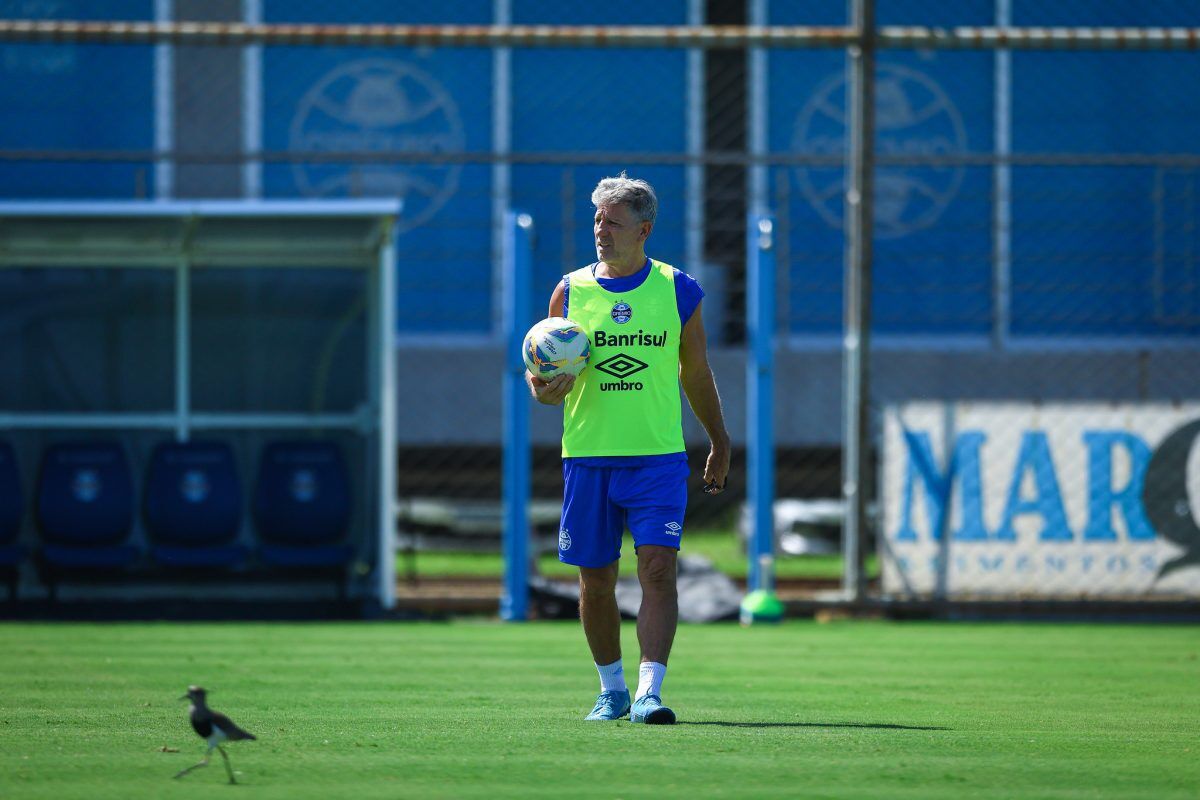 Renato comanda treino fechado nesta quarta-feira