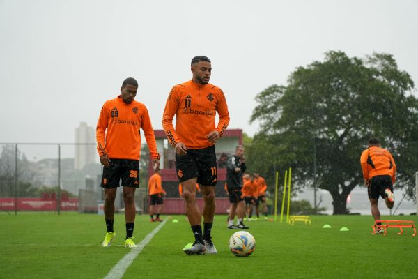 Colorado trabalha sob chuva para duelo contra o Novo Hamburgo