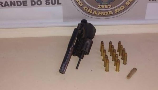 BM prende homem por porte ilegal de arma em Roca Sales