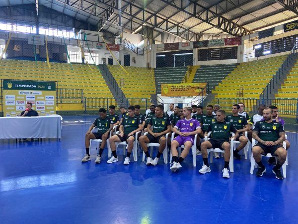 Assoeva apresenta 18 jogadores e anuncia participação em quatro competições