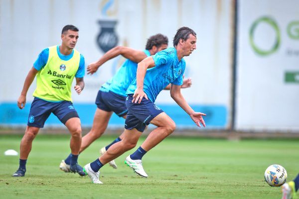 Geromel deve ser titular no Centenário