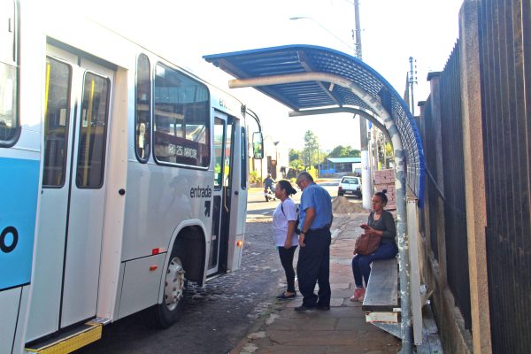 Lajeado prepara substituição de abrigos de ônibus danificados