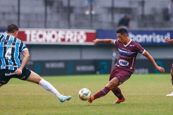 Grêmio vence o Caxias em jogo de ida da semifinal