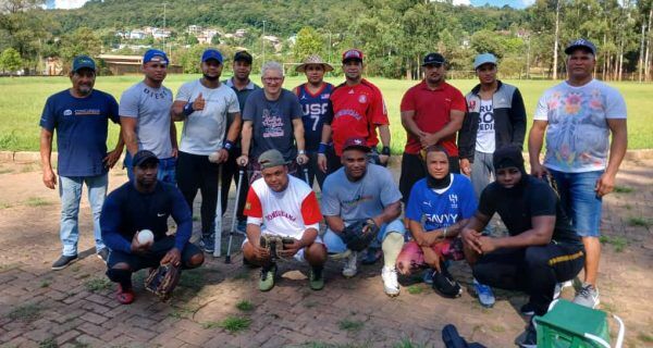 Encantado recebe amistoso internacional de beisebol