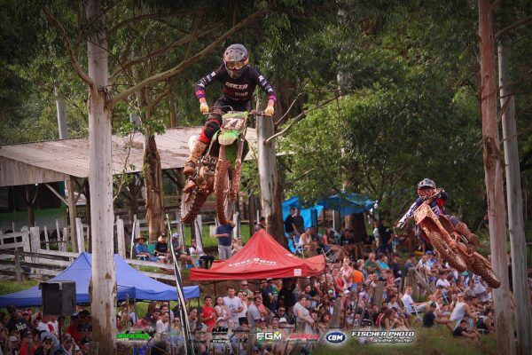 Abertura do Campeonato Sportbay Gaúcho reúne 150 pilotos