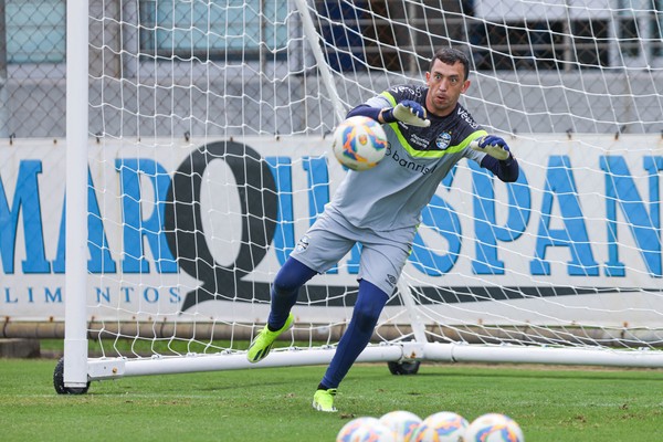 Marchesín treina e pode ser opção contra o Brasil de Pelotas