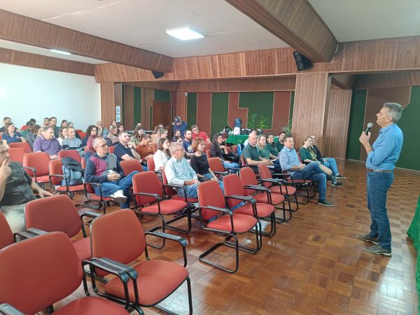 Seminário debate restauração de florestas ribeirinhas em Encantado